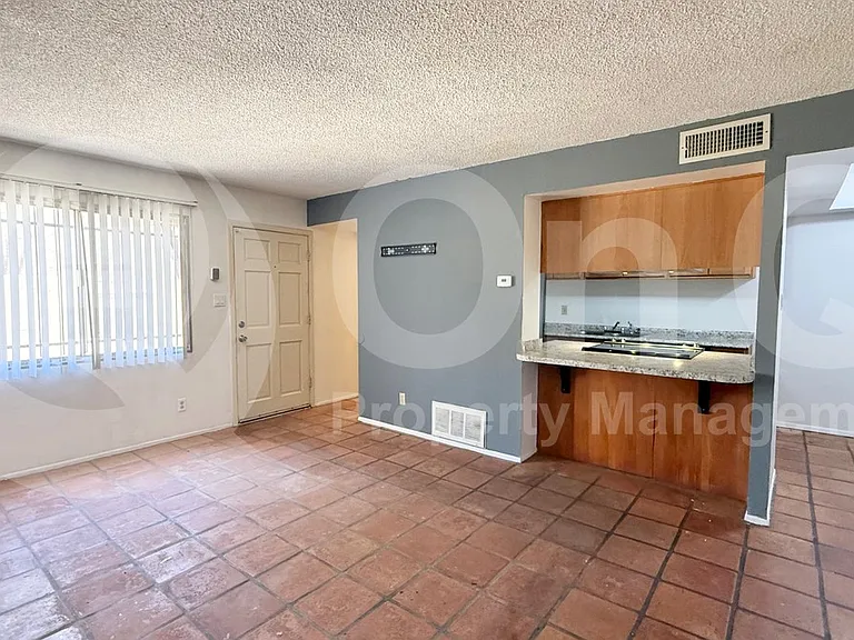 4604 E Riverside St — Photo 6
