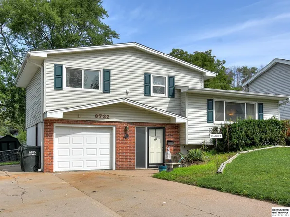 8722 Wilbur St, La Vista, NE 68128