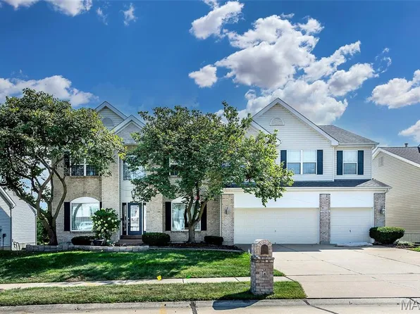 4 Wolverton Ct, Saint Charles, MO 63301