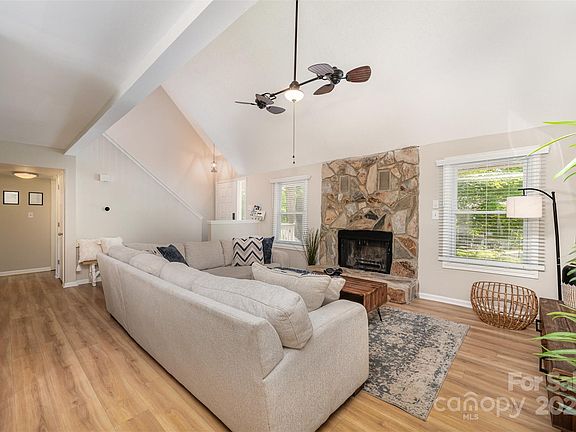 4th image of 11102 Sundown Ln