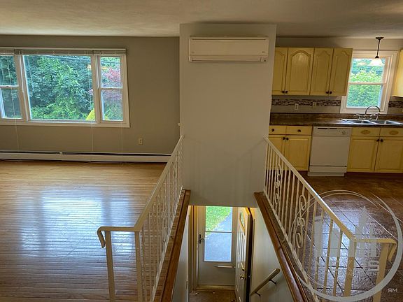 4th image of 18 Orleans St #1