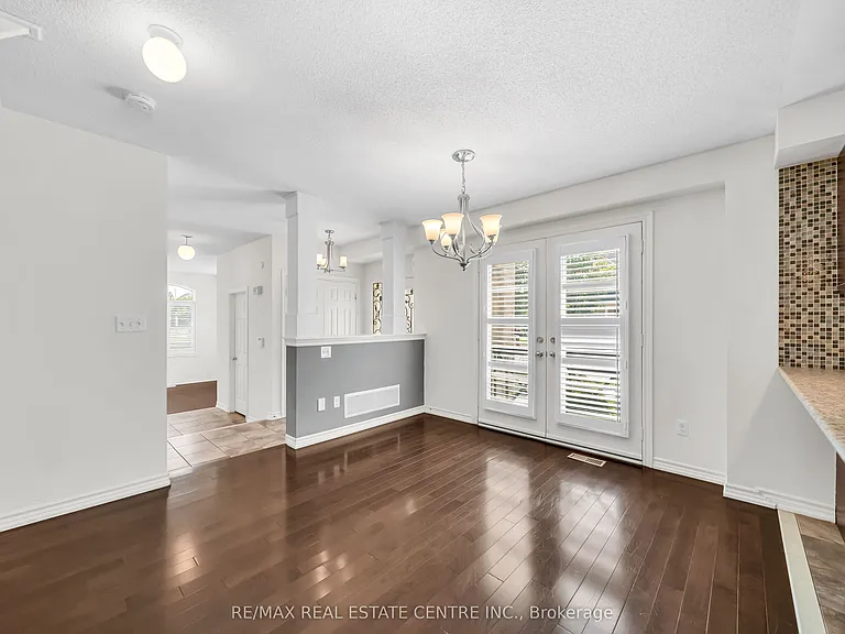 4215 Cole Cres — Photo 20