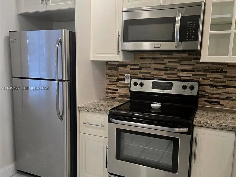7670 SW 152nd Ave #204 — Photo 3
