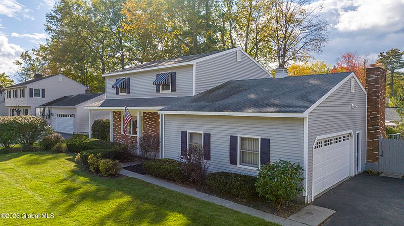 2nd image of 7 Wedgewood Drive