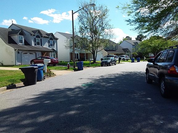 4th image of 3133 Crestwood Ln