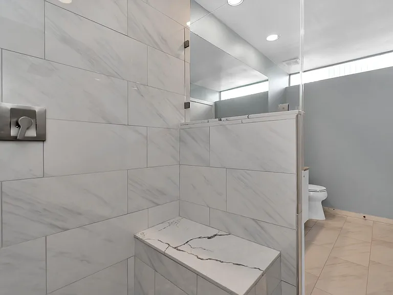 2605 Calumet St #38 — Photo 32