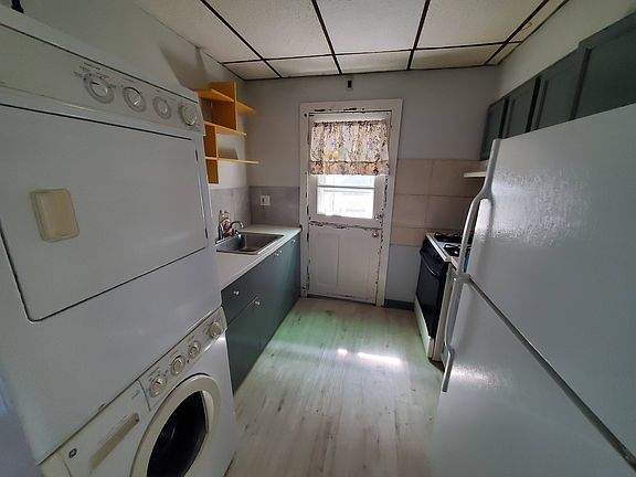 3rd image of 2060 McKean St Floor 2