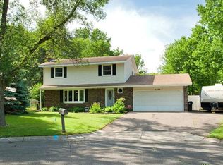 2306 Maple Ln E, Maplewood, MN 55109