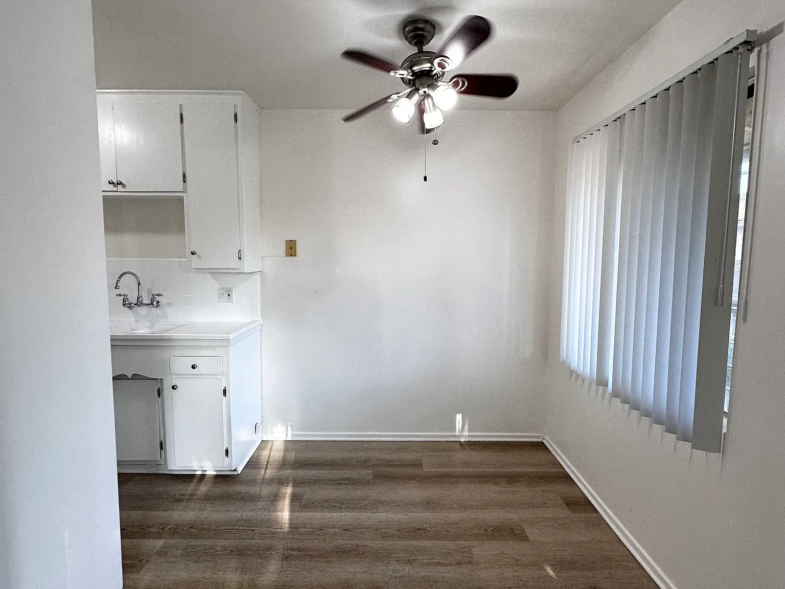 516 N Mar Vista Ave — Photo 2