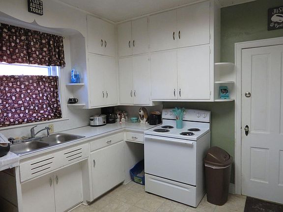 4th image of 123 N 7th St