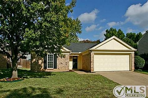 1st image of 405 Wild Oak Ln