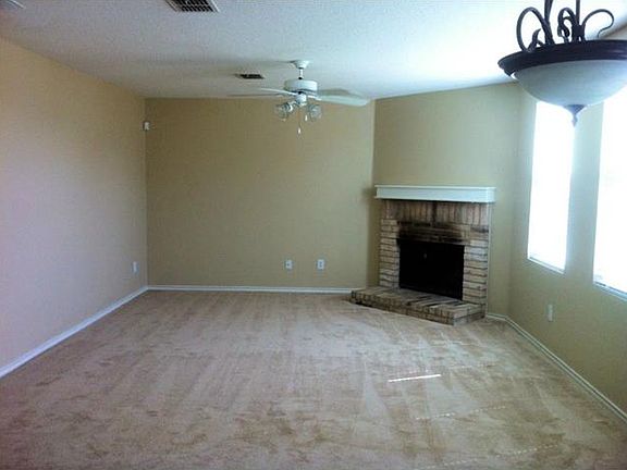3rd image of 609 Marbury Way