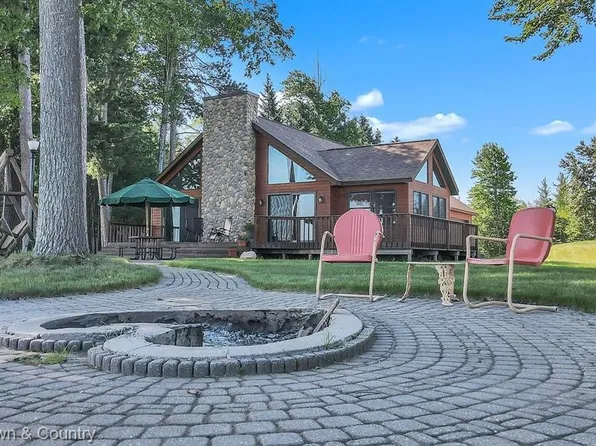 1651 Leeward Ln, Saint Helen, MI 48656