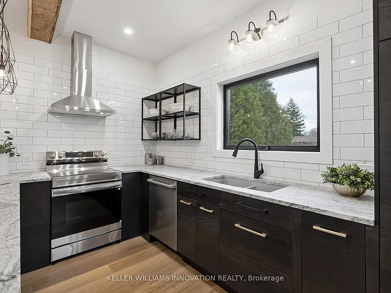 215 Winstanley St — Photo 9