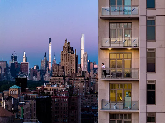 Sold by The Agency | media 39