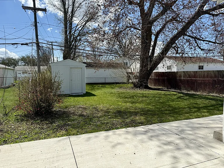 18730 Meier St — Photo 10