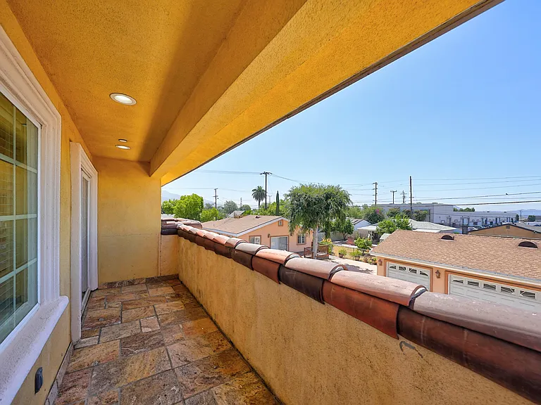 Big Balcony