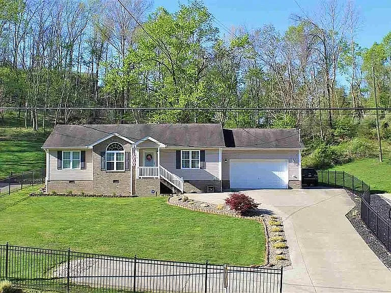 1615 Hash Ridge Rd — Photo 1