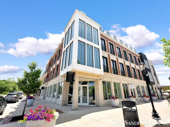 110 W Savidge St #206, Spring Lake, MI 49456