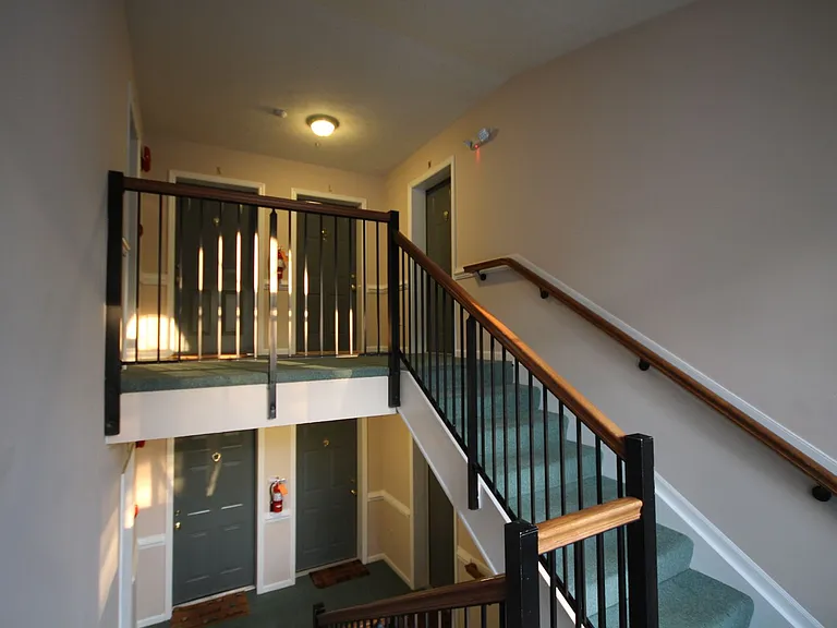 1002 Jessicas Ct #J — Photo 3