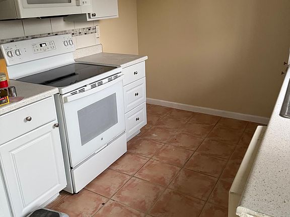 3rd image of 4293 51st St #5