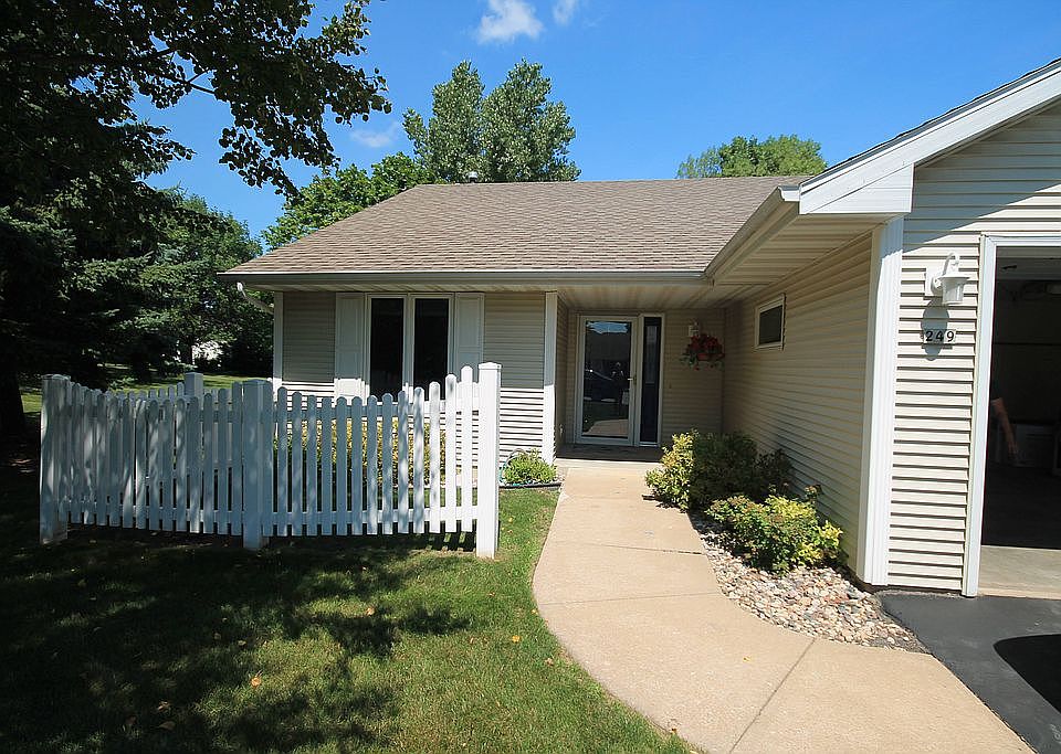 Highly sought after end unit