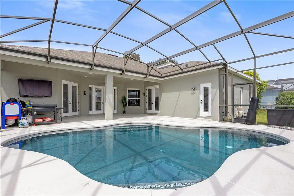 5 bed, 3.0 bath, 3034 sqft, $4,950 — Photo 3