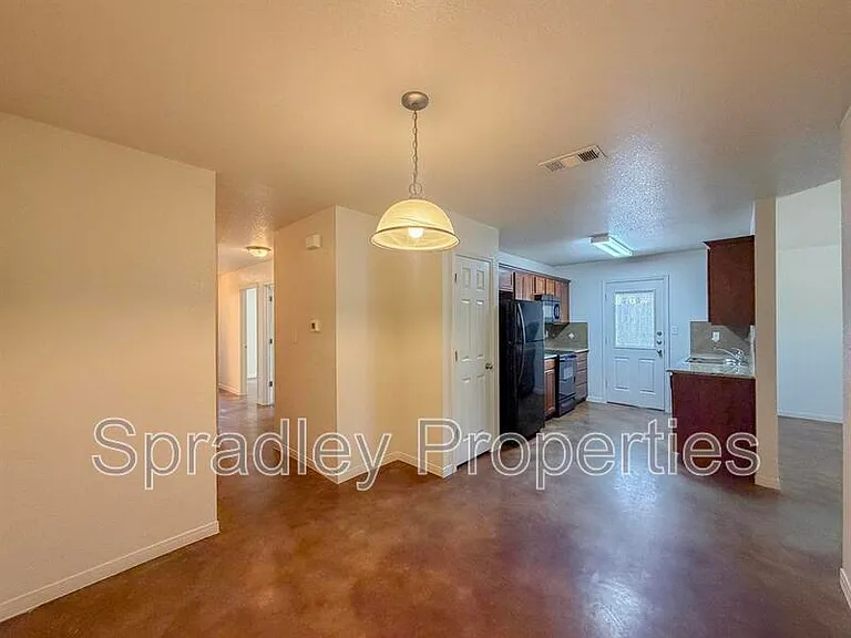 112B Andy Ln — Photo 7