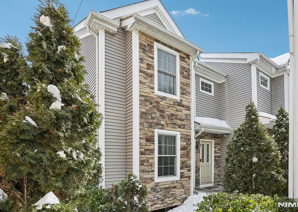 1st image of 784 Kinderkamack Rd #101