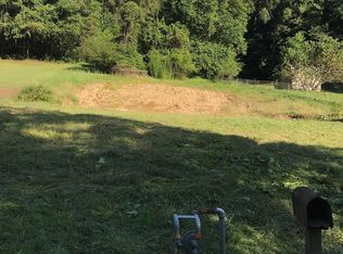 204 Store Hollow Rd, Betsy Layne, KY 41605