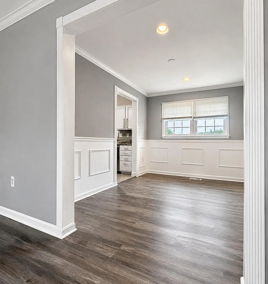 5 bed, 2.5 bath, 2160 sqft, $3,200 — Photo 3