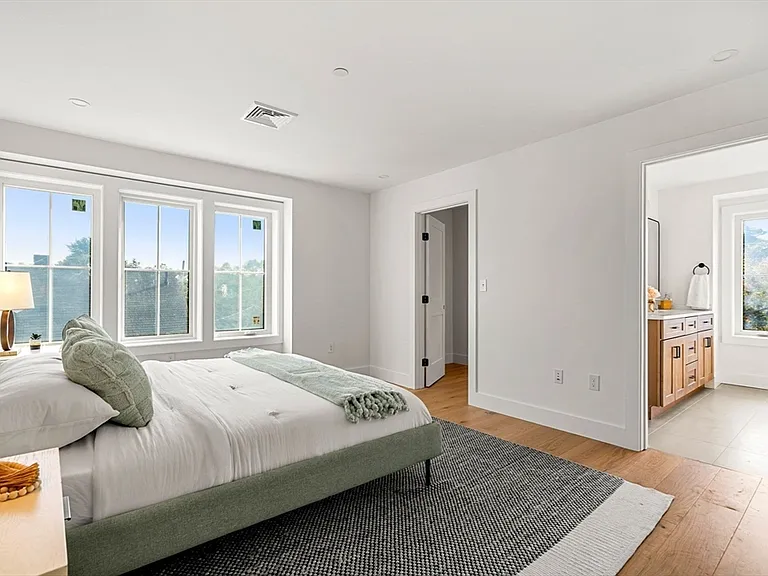 6 Elm St #6 — Photo 8