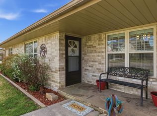 409 N Walnut St, Muenster, TX 76252