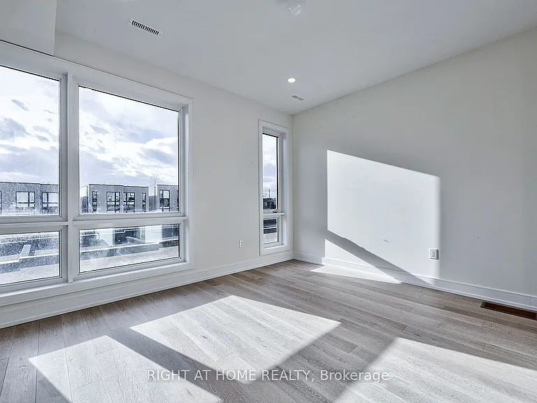 198 McRoberts Ave — Photo 3