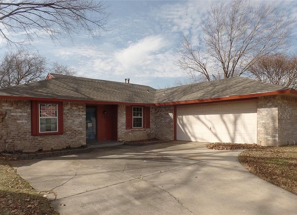 1st image of 137 Harper Ct