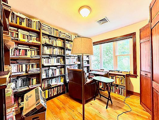 4th image of 3603 Irwin Ave #3