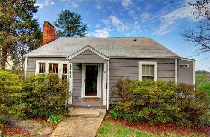 Front facing Locust Avenu