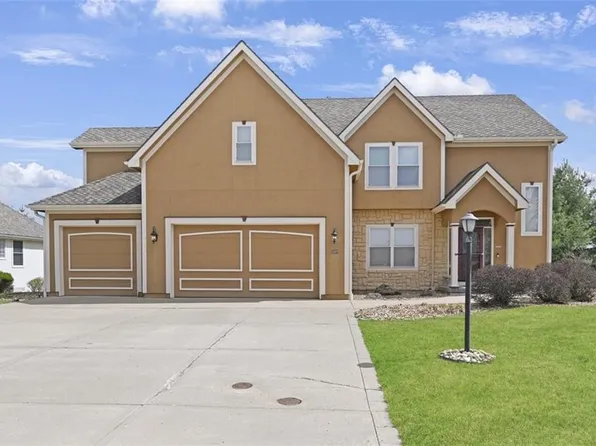 3837 S 21st St, Leavenworth, KS 66048