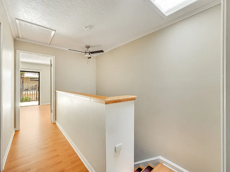 255 Paradise Blvd #10 — Photo 18