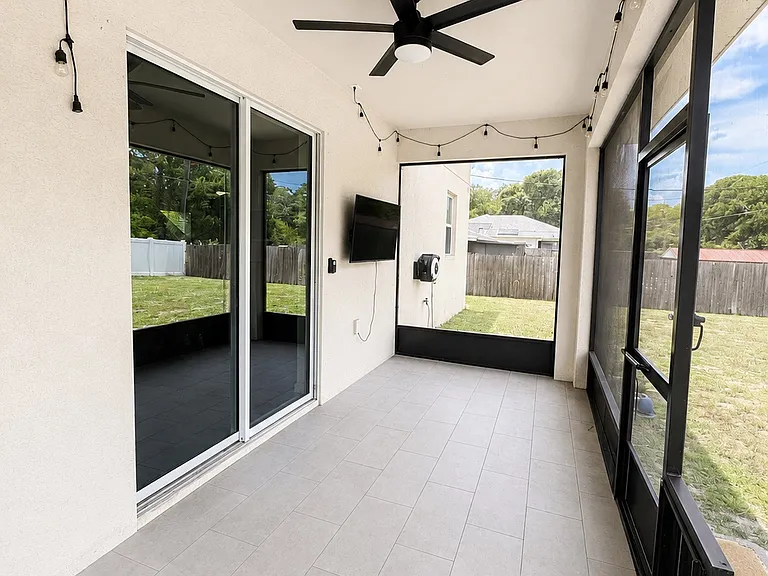 1061 Salina St SE — Photo 24