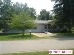705 S Broad St, Nowata, OK 74048