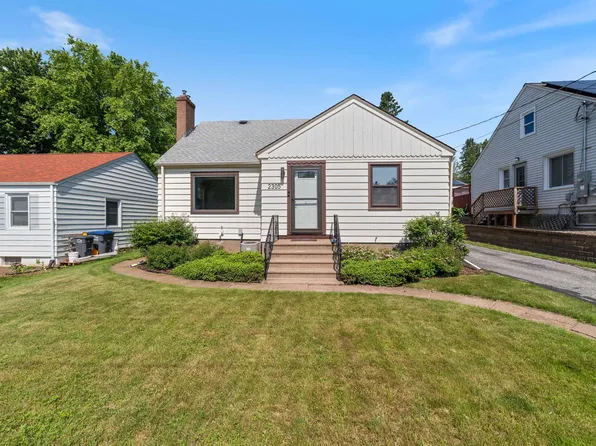 2305 Hillcrest Dr, Duluth, MN 55811