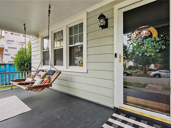 3rd image of 1709 McDaniel St