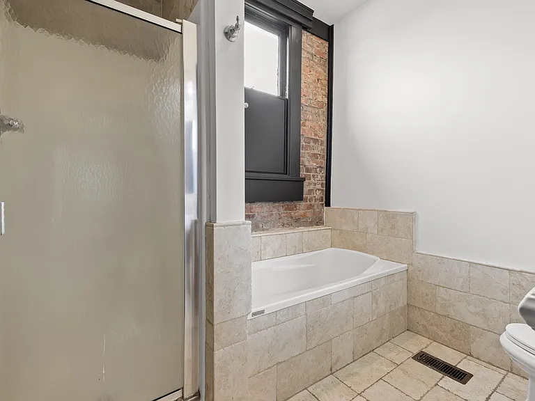 Full bath upstairs.
