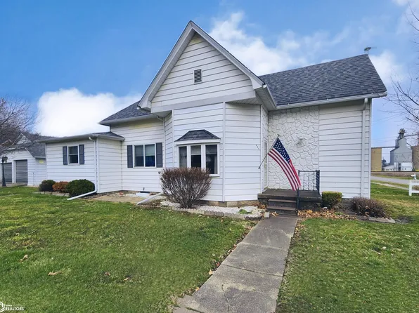 407 W 3rd St, Dallas City, IL 62330