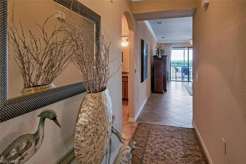 2 bed, 2.0 bath, 1122 sqft, $7,500 — Photo 3