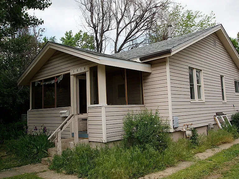 3 bed, 690 sqft, $3,000 — Photo 1