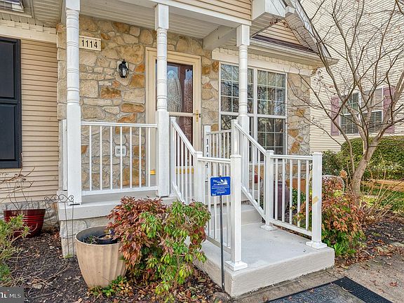 2nd image of 1114 E Viking Ct
