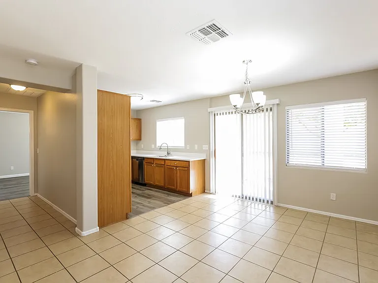 1629 W Burgess Ln — Photo 8
