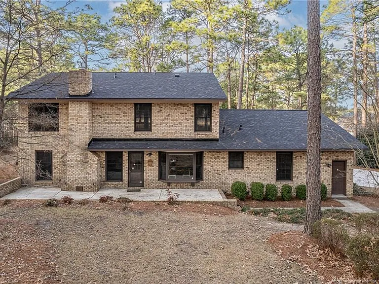 6821 Thames Dr — Photo 43